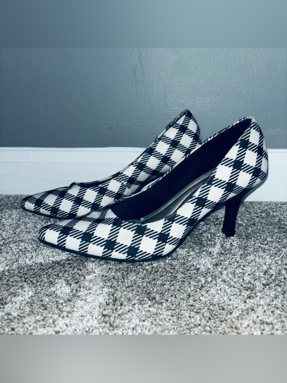 Black & White Plaid Pointed-Toe Pumps
